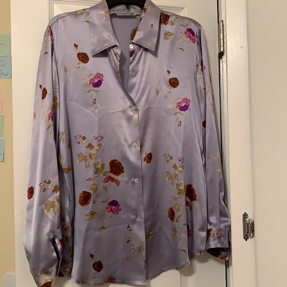 Tops - Beautiful Vintage SILK shirt